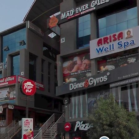 Hotel Royal Relax Gandhinagar Eksteriør billede