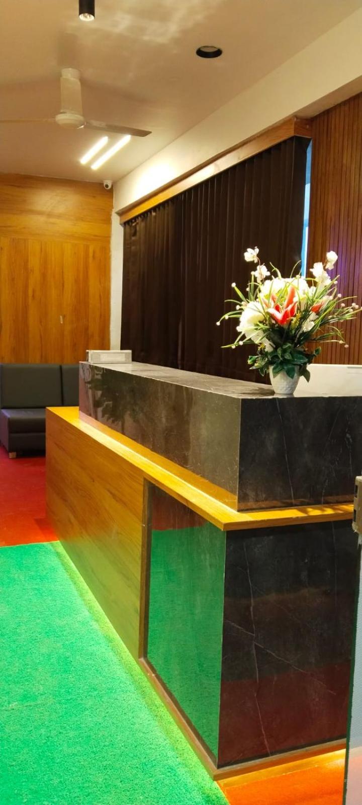 Hotel Royal Relax Gandhinagar Eksteriør billede